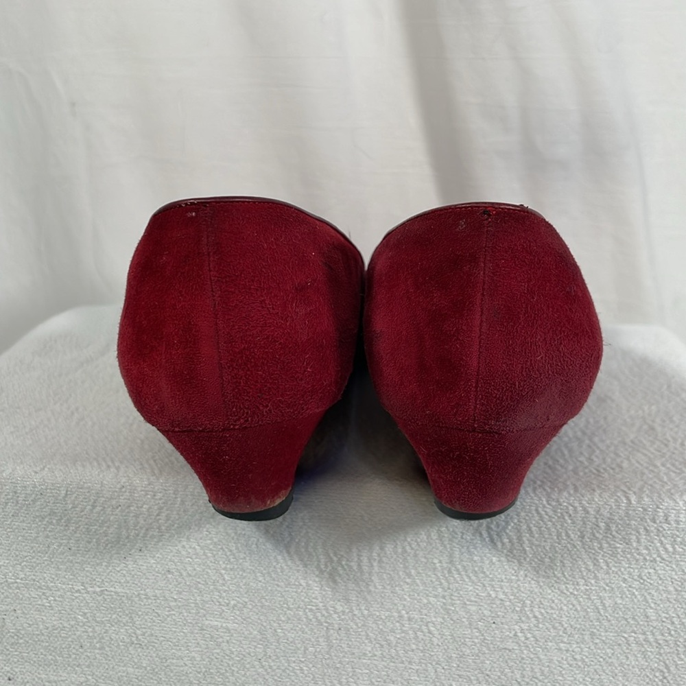 Salvatore Ferragamo Women’s Suede Flats - Picture 3 of 6